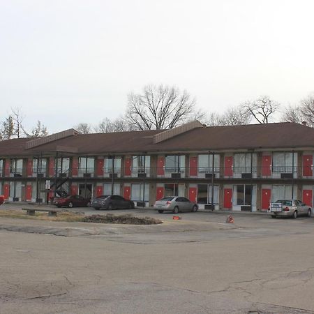 Red Carpet Inn - Louisville Exterior photo