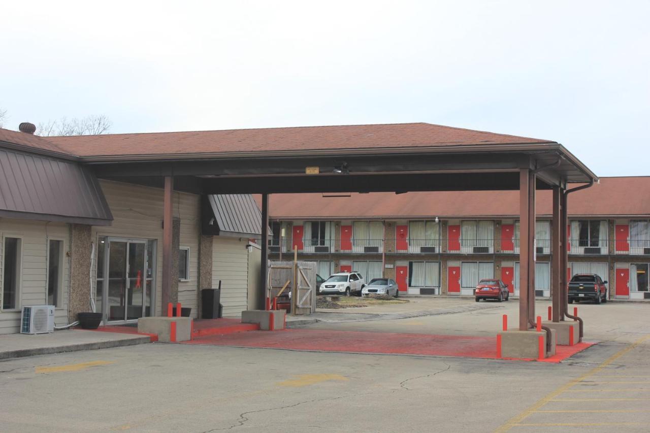 Red Carpet Inn - Louisville Exterior photo