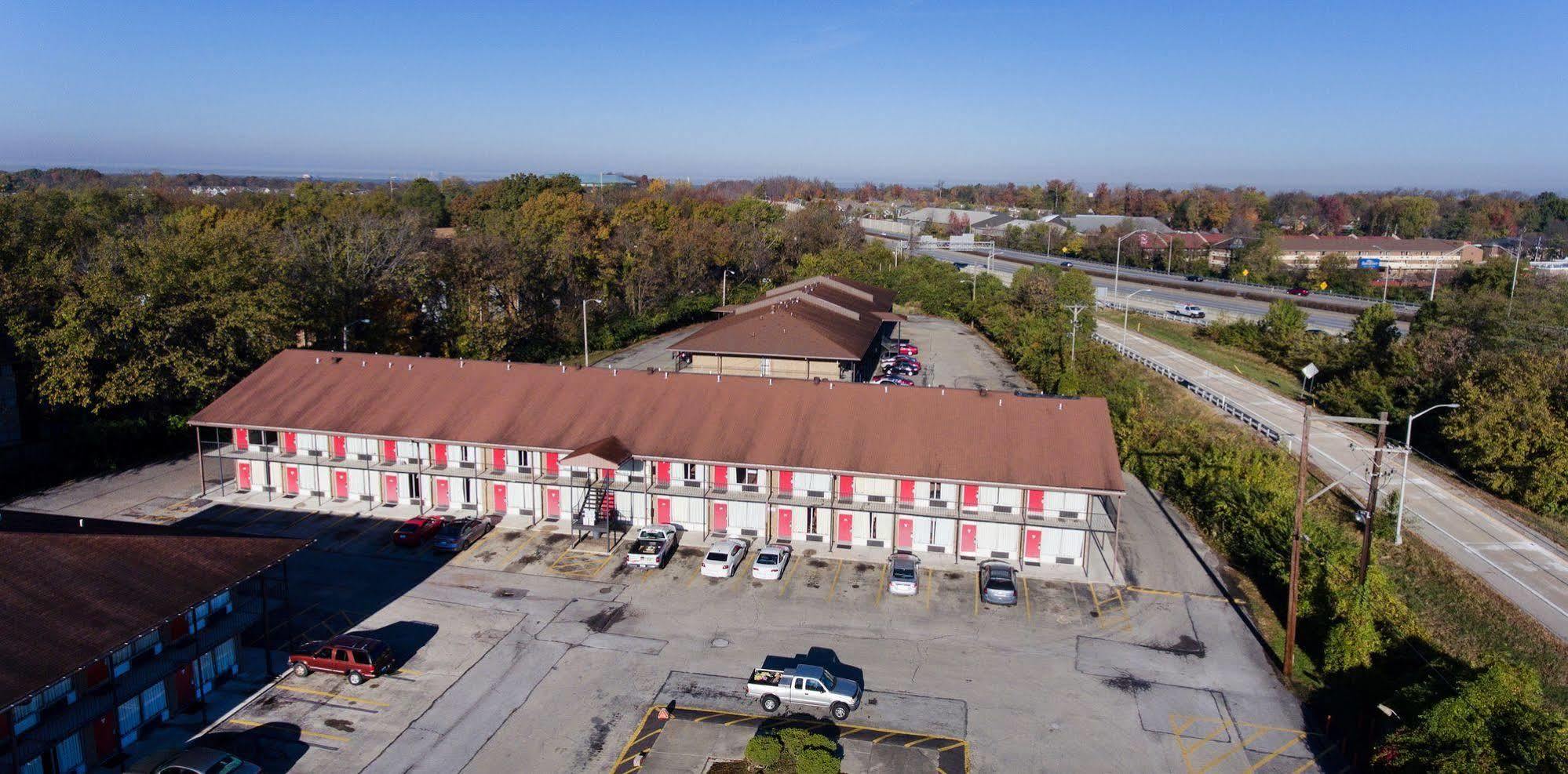 Red Carpet Inn - Louisville Exterior photo