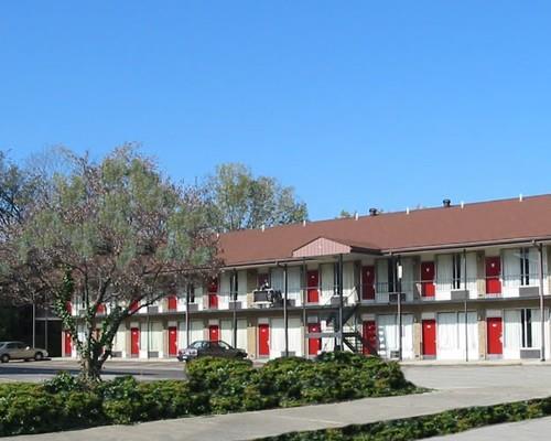 Red Carpet Inn - Louisville Exterior photo